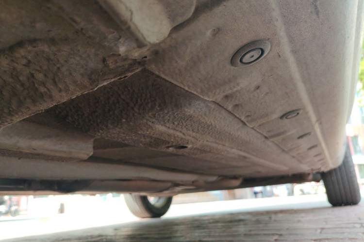 Used Nissan Livina 2013 1.6XE Manual Comfort Edition Chassis Front Left