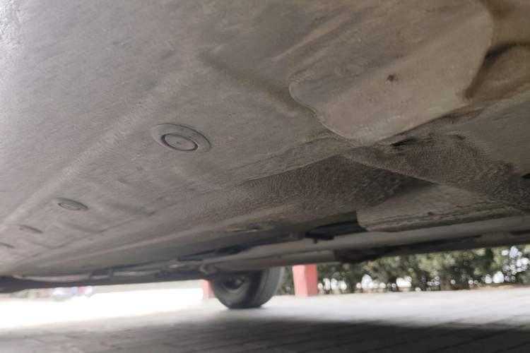 Used Nissan Livina 2013 1.6XE Manual Comfort Edition Chassis Front Right