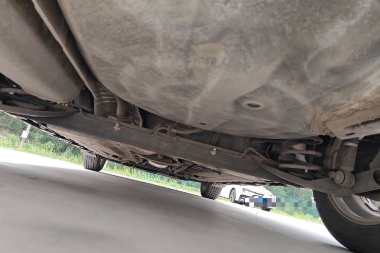 Used Nissan Livina 2013 Jingrui 1.6XL Manual Comfort Edition Chassis Rear