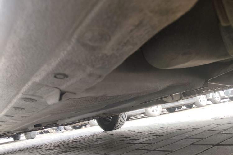 Used Nissan Livina 2013 1.6XE Manual Comfort Edition Chassis Rear Left