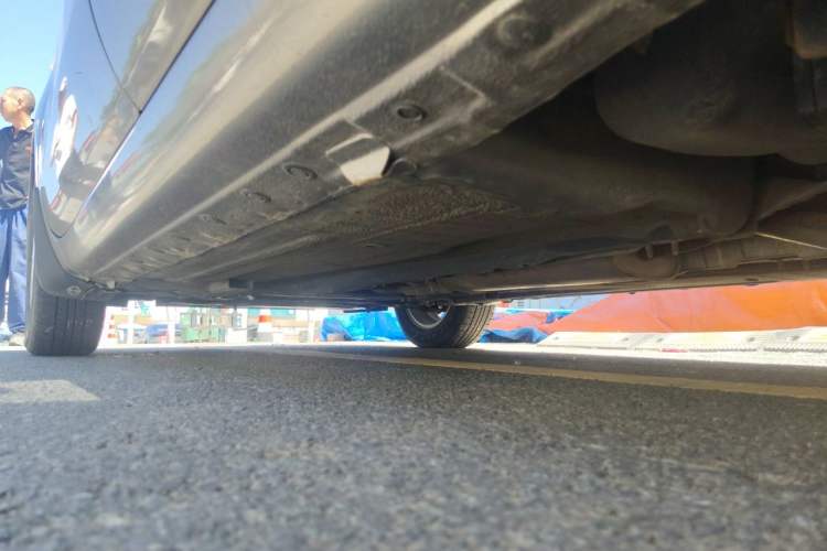 Used Nissan Livina 2013 1.6XE Manual Comfort Edition Chassis Rear Left