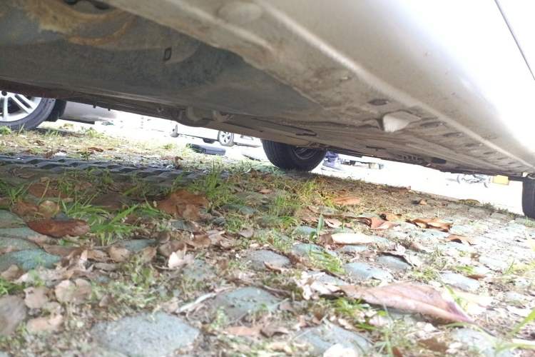 Used Nissan Livina 2013 1.6XE Manual Comfort Edition Chassis Rear Right