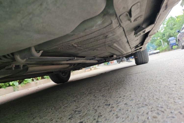 Used Nissan Livina 2013 Jingrui 1.6XL Manual Comfort Edition Chassis Rear Right