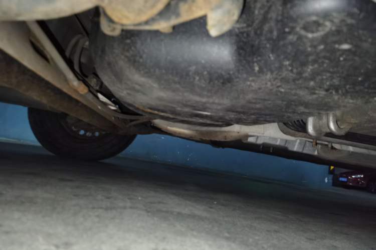 Used Nissan Livina 2013 1.6XE Manual Comfort Edition Chassis Rear Right