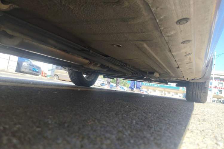 Used Nissan Livina 2013 1.6XE Manual Comfort Edition Chassis Rear Right