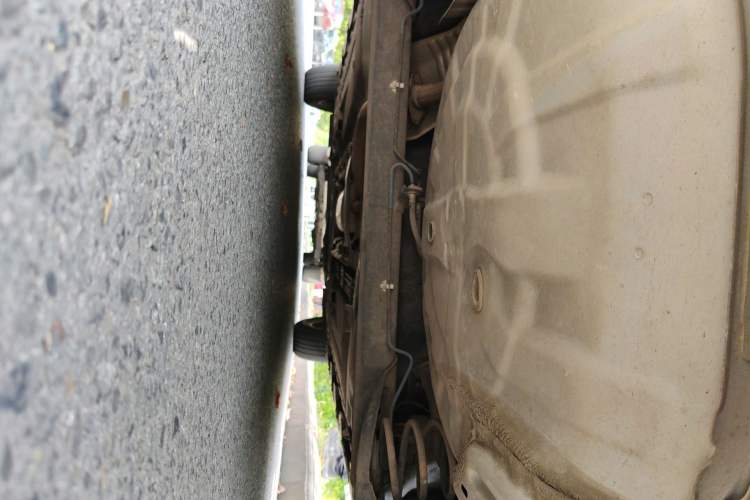 Used Nissan Livina 2013 Jingrui 1.6XL Manual Comfort Edition Chassis Rear
