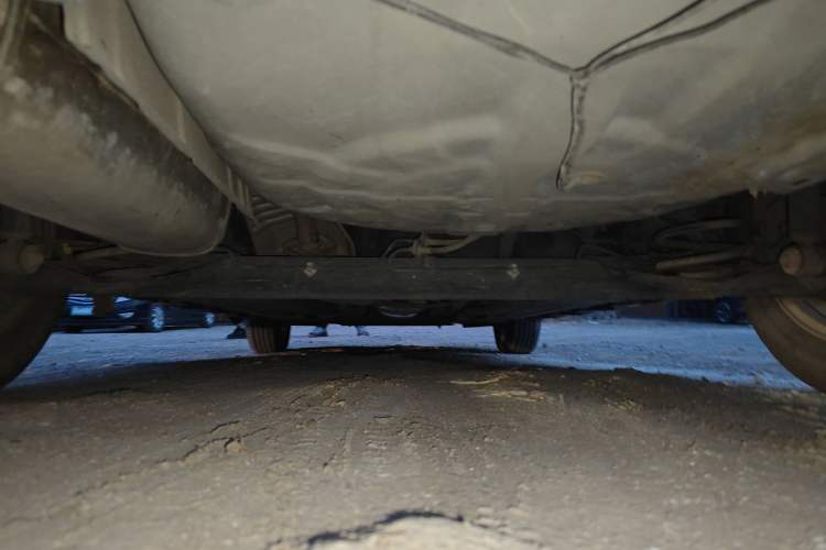 Used Nissan Livina 2013 Jingrui 1.6XL Manual Comfort Edition Chassis Rear