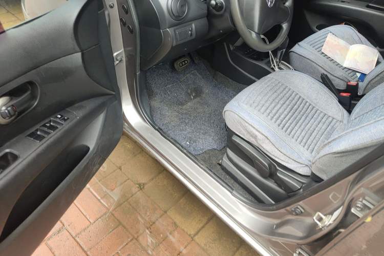 Used Nissan Livina 2013 1.6XE CVT Comfort Edition Driver Seat