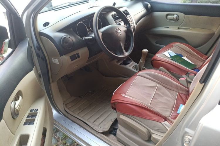 Used Nissan Livina 2013 1.6XE Manual Comfort Edition Driver Seat