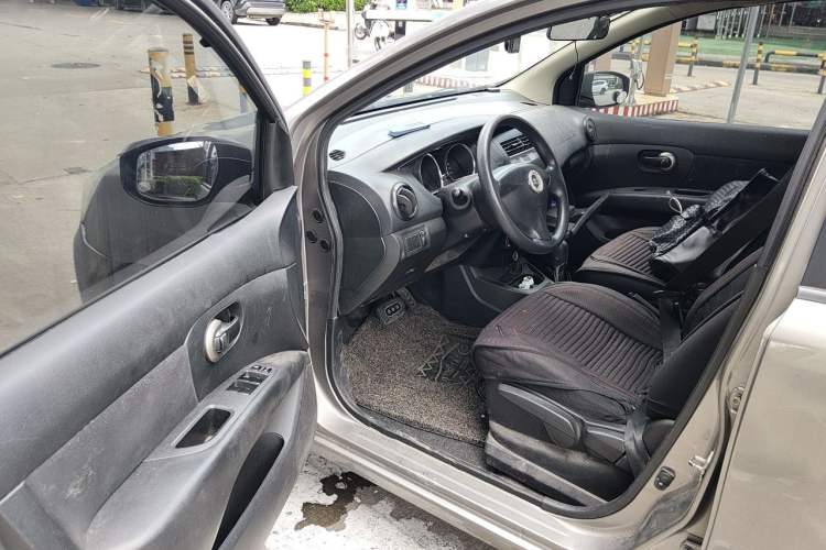 Used Nissan Livina 2013 1.6XE CVT Comfort Edition Driver Seat