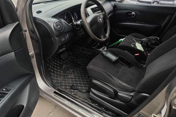 Used Nissan Livina 2013 1.6XE CVT Comfort Edition Driver Seat
