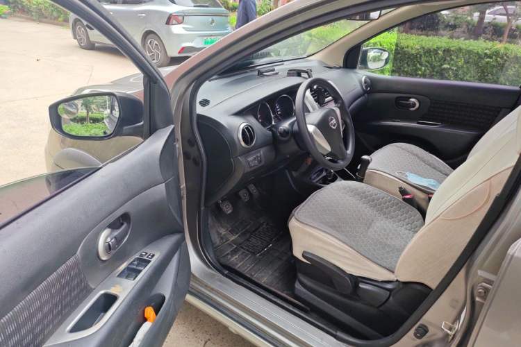 Used Nissan Livina 2013 Jingrui 1.6XL Manual Comfort Edition Driver Seat