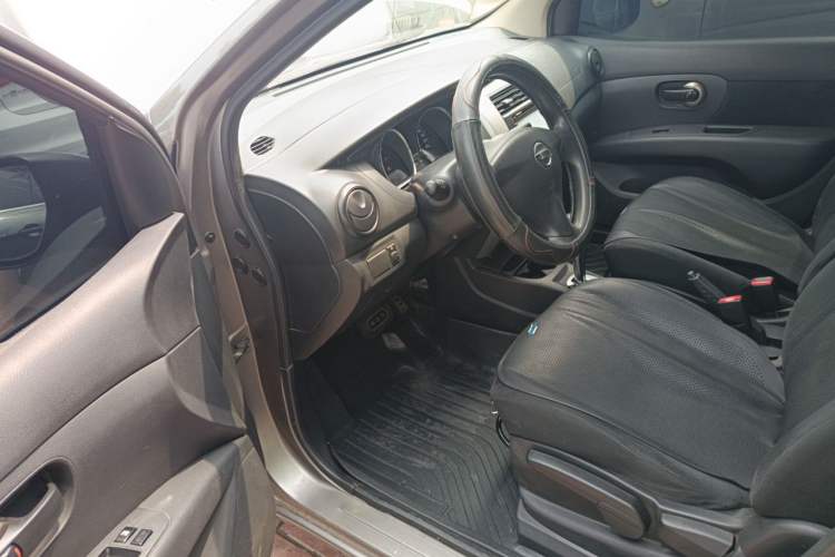 Used Nissan Livina 2013 1.6XE CVT Comfort Edition Driver Seat