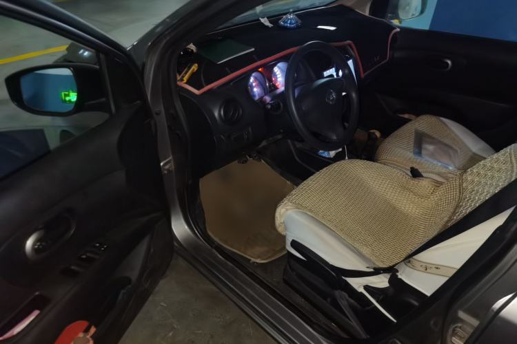 Used Nissan Livina 2013 1.6XE Manual Comfort Edition Driver Seat