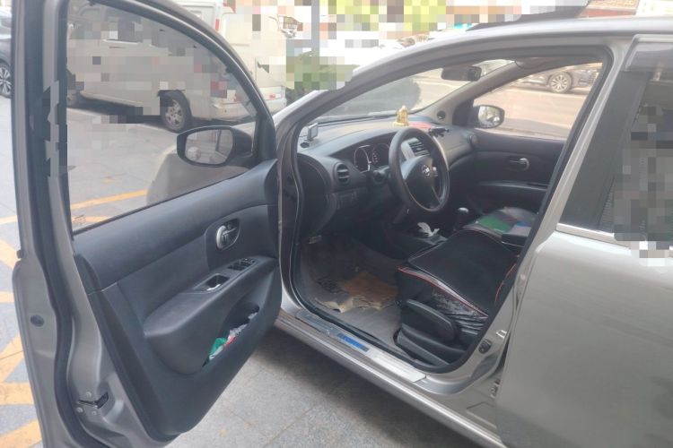 Used Nissan Livina 2013 1.6XE Manual Comfort Edition Driver Seat