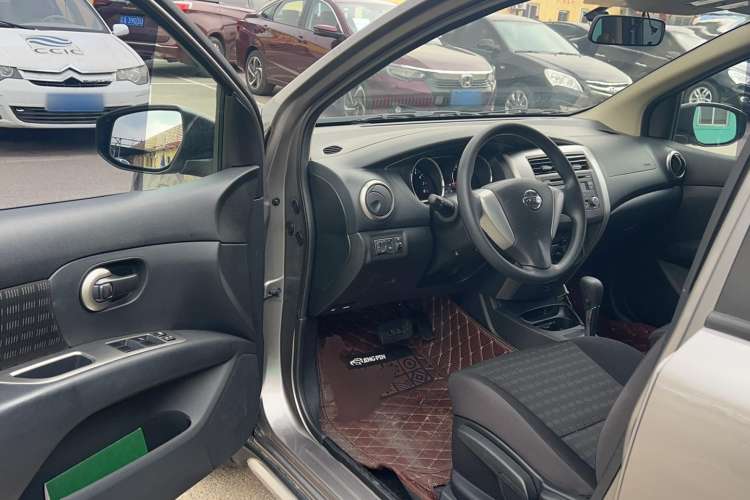 Used Nissan Livina 2013 JINRUI 1.6XV CVT Luxury Edition Driver Seat