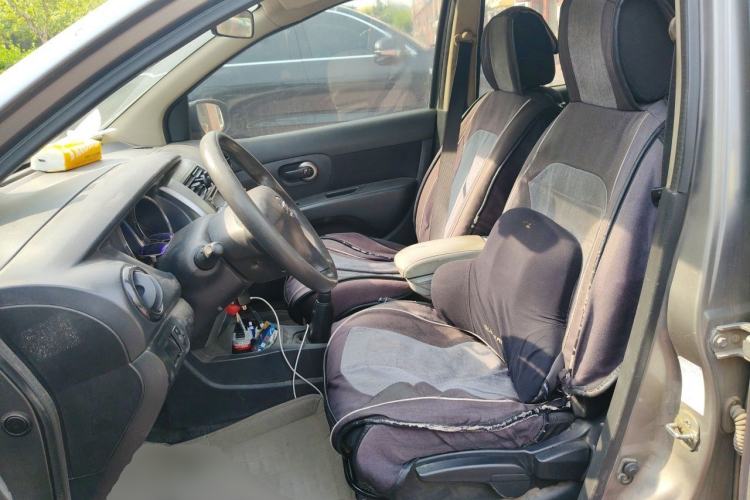 Used Nissan Livina 2013 1.6XE Manual Comfort Edition Driver Seat