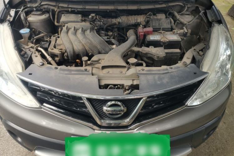 Used Nissan Livina 2013 Jingrui 1.6XL Manual Comfort Edition Engine Bay
