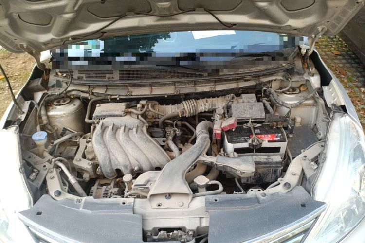 Used Nissan Livina 2013 1.6XE Manual Comfort Edition Engine Bay