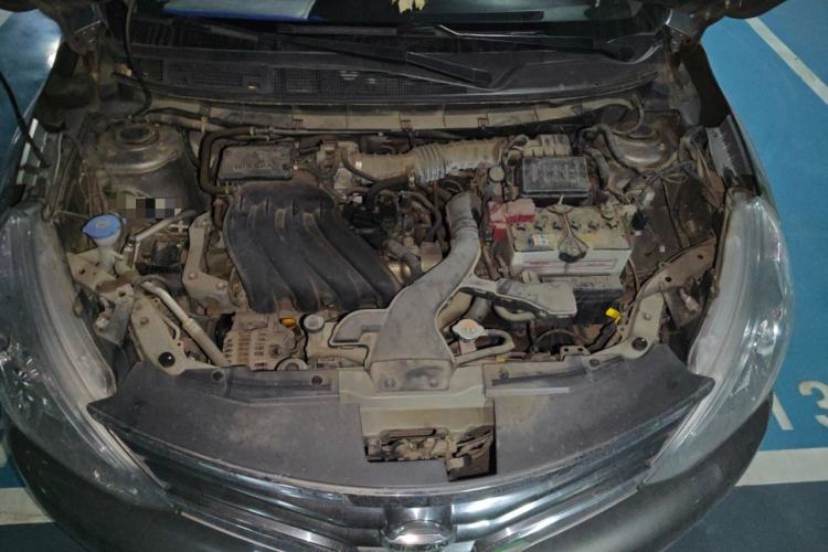 Used Nissan Livina 2013 1.6XE Manual Comfort Edition Engine Bay