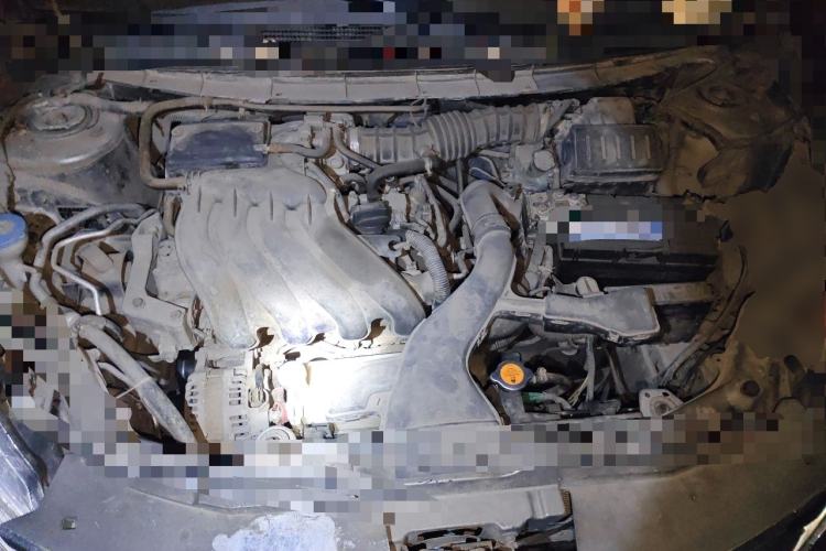 Used Nissan Livina 2013 1.6XE Manual Comfort Edition Engine Bay