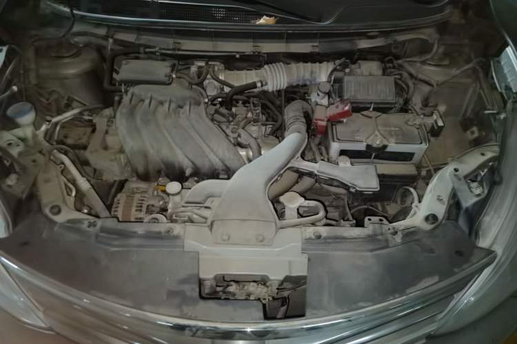 Used Nissan Livina 2013 1.6XE Manual Comfort Edition Engine Bay