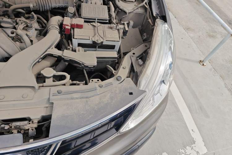 Used Nissan Livina 2013 Jingrui 1.6XL Manual Comfort Edition Engine Bay Left