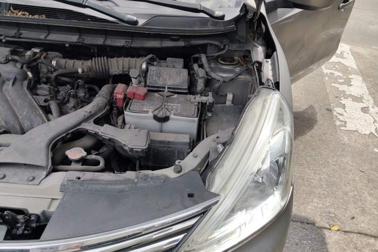 Used Nissan Livina 2013 1.6XE CVT Comfort Edition Engine Bay Left