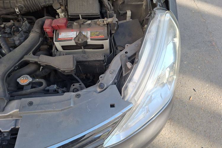 Used Nissan Livina 2013 1.6XE CVT Comfort Edition Engine Bay Left