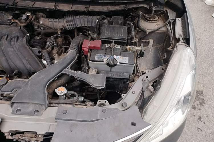 Used Nissan Livina 2013 1.6XE Manual Comfort Edition Engine Bay Left