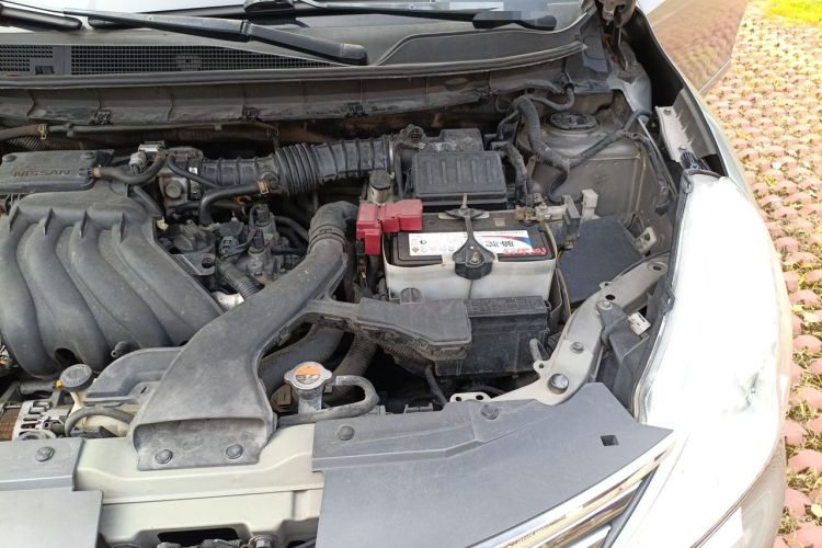 Used Nissan Livina 2013 1.6XL Manual Luxury Edition Engine Bay Left