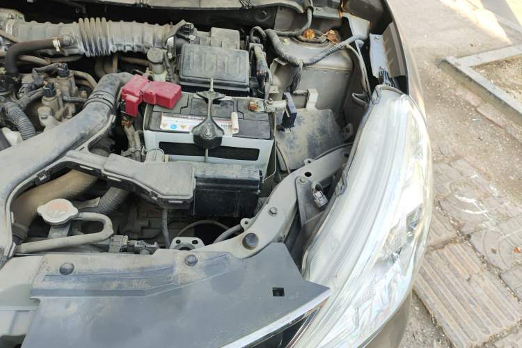 Used Nissan Livina 2013 Jingrui 1.6XL Manual Comfort Edition Engine Bay Left