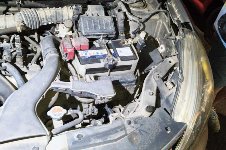 Used Nissan Livina 2013 JINRUI 1.6XV CVT Luxury Edition Engine Bay Left