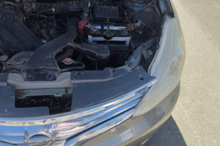 Used Nissan Livina 2013 1.6XE Manual Comfort Edition Engine Bay Left