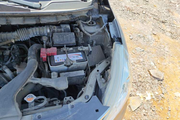 Used Nissan Livina 2013 1.6XE CVT Comfort Edition Engine Bay Left