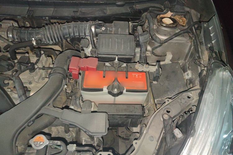 Used Nissan Livina 2013 1.6XE CVT Comfort Edition Engine Bay Left