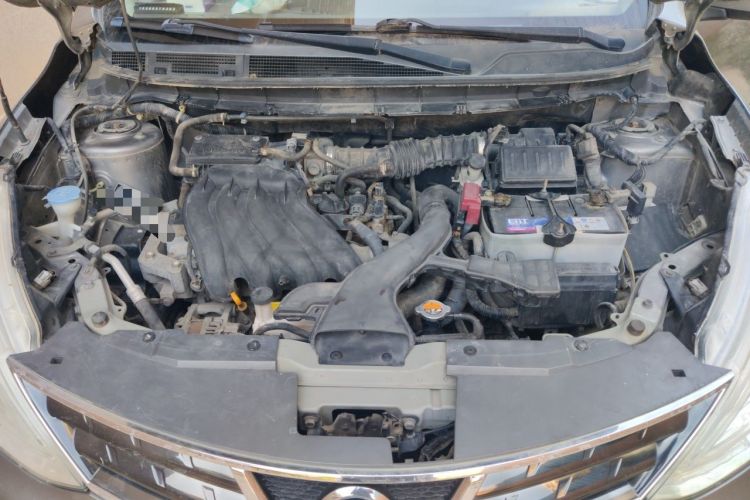 Used Nissan Livina 2013 JINRUI 1.6XV CVT Luxury Edition Engine Bay