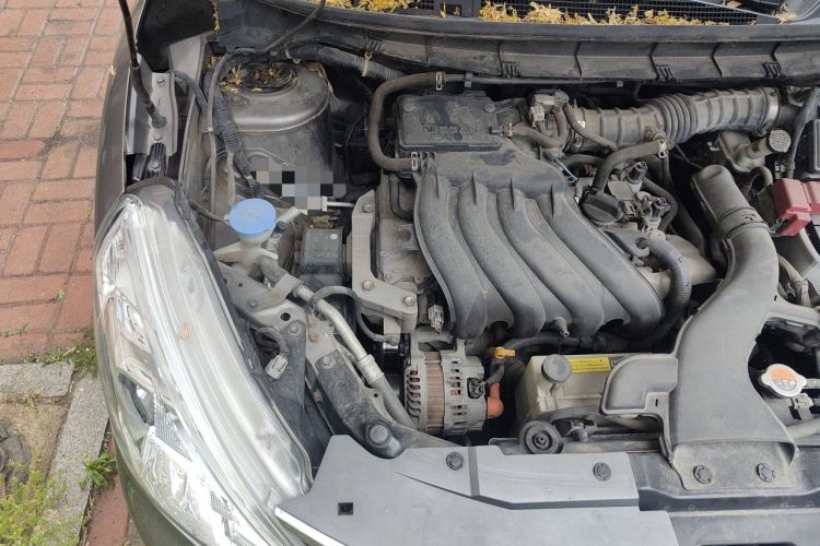 Used Nissan Livina 2013 1.6XE CVT Comfort Edition Engine Bay Right