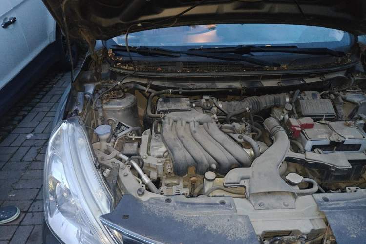 Used Nissan Livina 2013 Jinrui 1.6XL CVT Comfort Edition Engine Bay Right