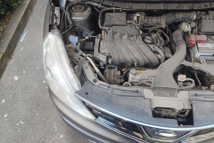 Used Nissan Livina 2013 JINRUI 1.6XV CVT Luxury Edition Engine Bay Right