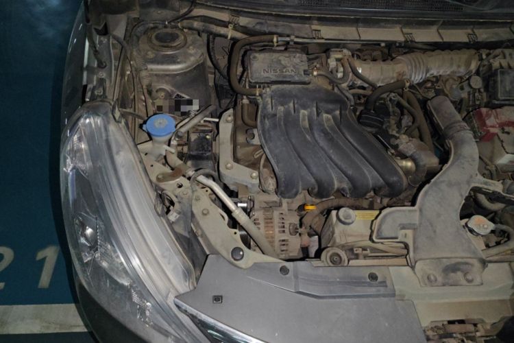 Used Nissan Livina 2013 1.6XE Manual Comfort Edition Engine Bay Right