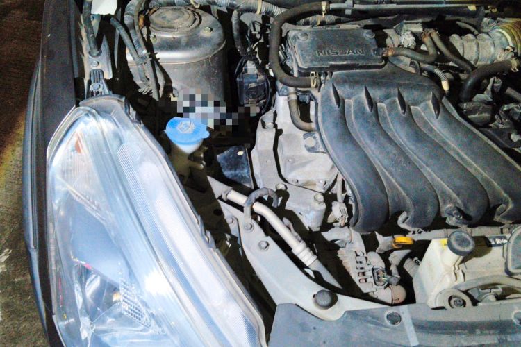 Used Nissan Livina 2013 JINRUI 1.6XV CVT Luxury Edition Engine Bay Right