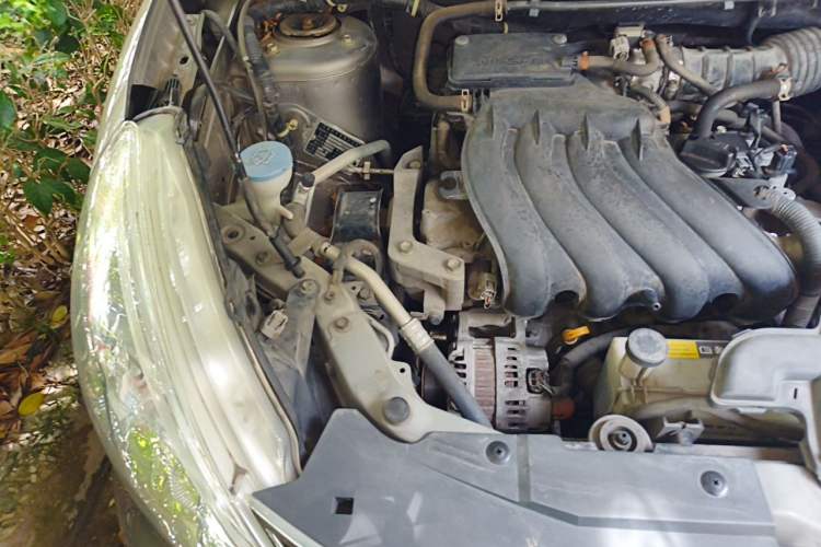 Used Nissan Livina 2013 Jinrui 1.6XL CVT Comfort Edition Engine Bay Right