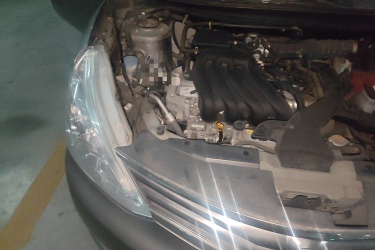 Used Nissan Livina 2013 1.6XE Manual Comfort Edition Engine Bay Right