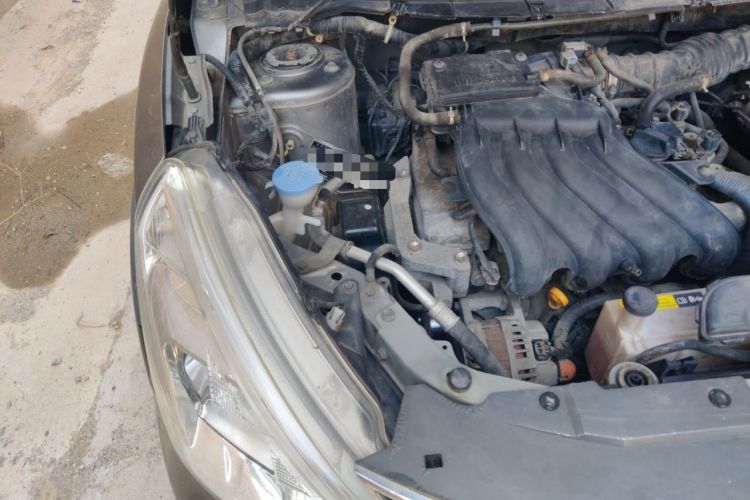 Used Nissan Livina 2013 JINRUI 1.6XV CVT Luxury Edition Engine Bay Right