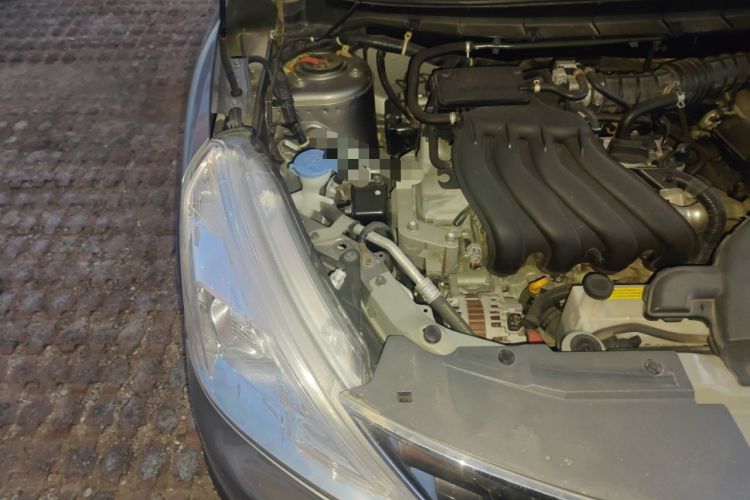 Used Nissan Livina 2013 Jingrui 1.6XL Manual Comfort Edition Engine Bay Right