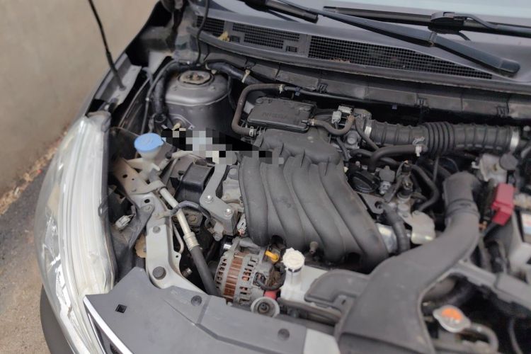 Used Nissan Livina 2013 Jingrui 1.6XL Manual Comfort Edition Engine Bay Right