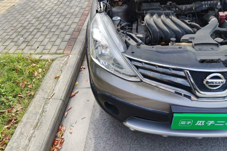 Used Nissan Livina 2013 Jingrui 1.6XL Manual Comfort Edition Engine Bay Right