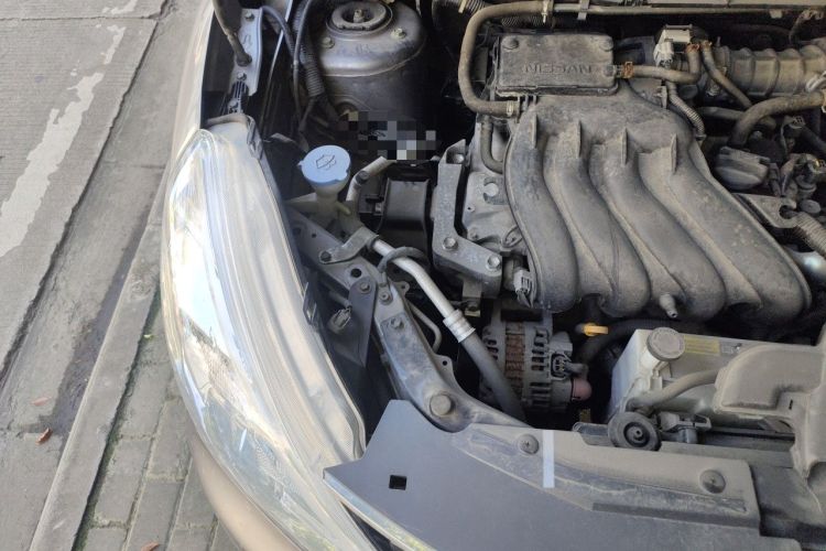 Used Nissan Livina 2013 Jingrui 1.6XL Manual Comfort Edition Engine Bay Right