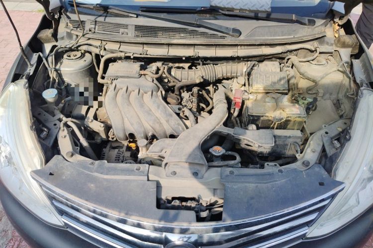Used Nissan Livina 2013 1.6XE Manual Comfort Edition Engine Bay
